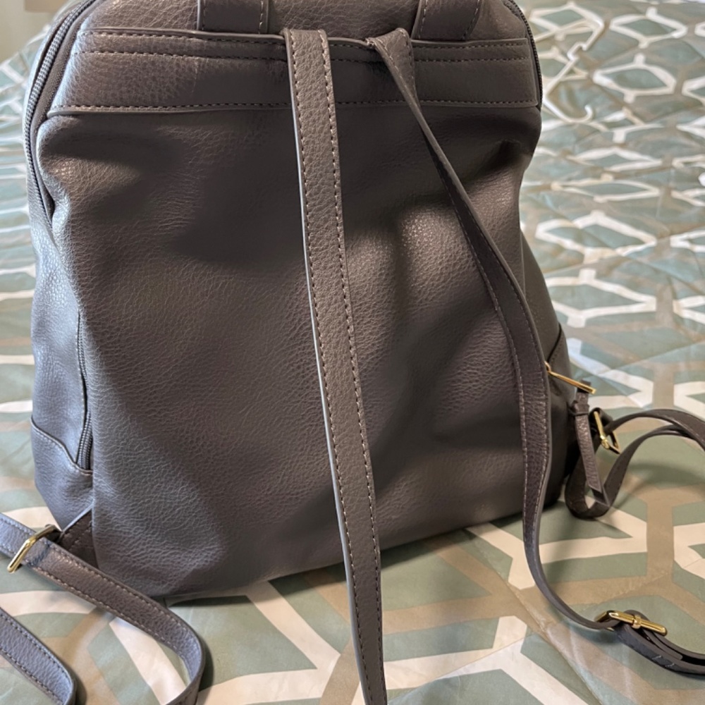 Backpack - Picture 2 of 4